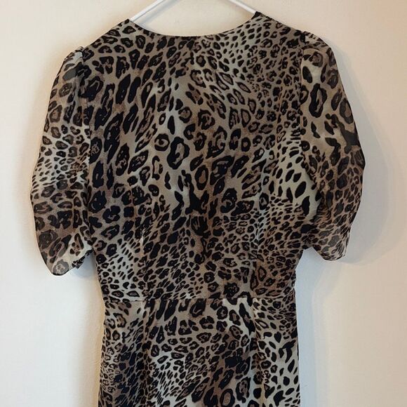 ASTR the label cheetah Animal Print ruched Midi short sleeve womens Dress M EUC - Picture 11 of 13